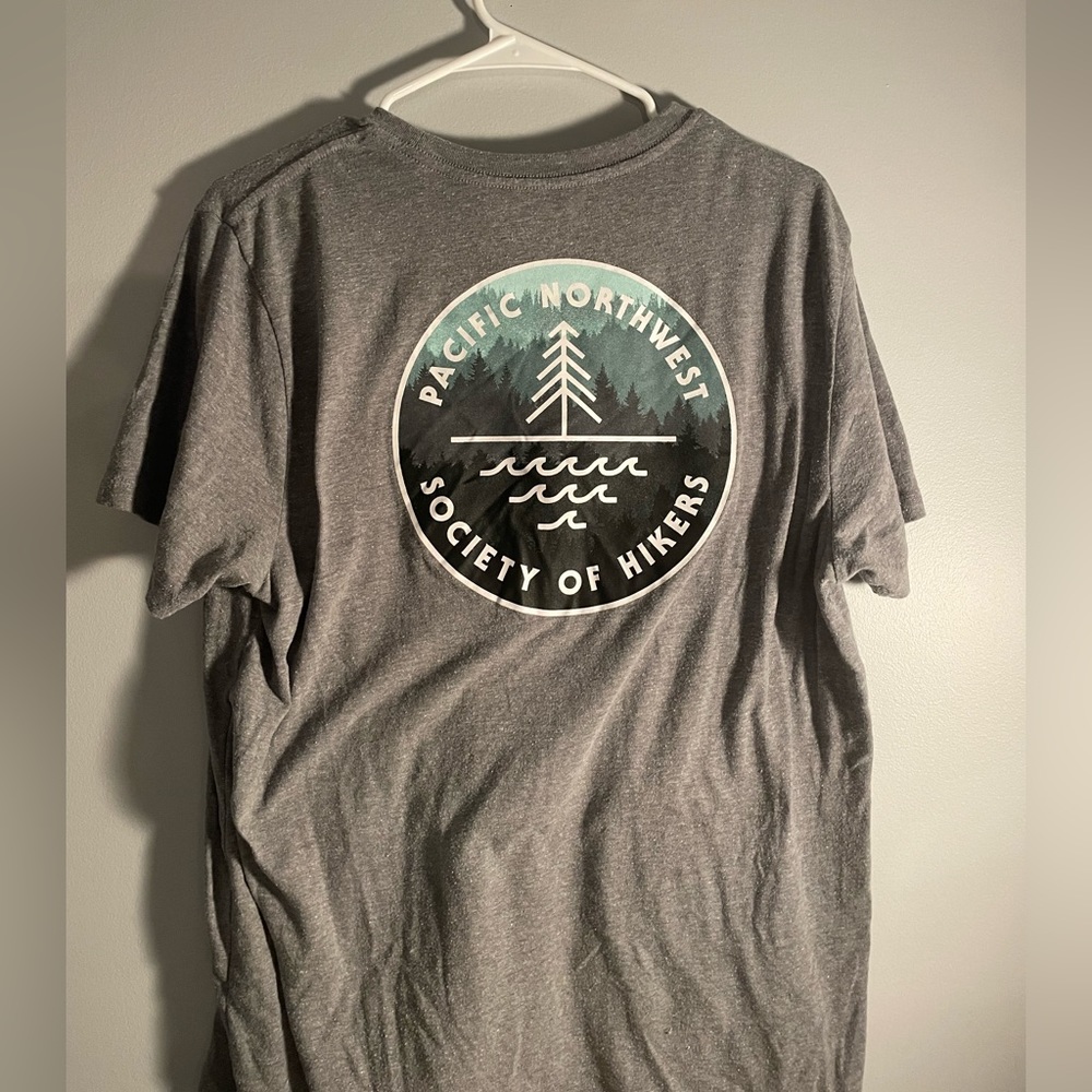 Old Navy Men’s Large ‘Pacific Northwest Society of Hiker’ Grey